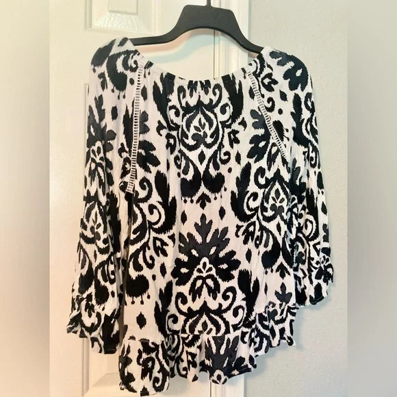 I.N.C Black & White Top Size L - Picture 8 of 9